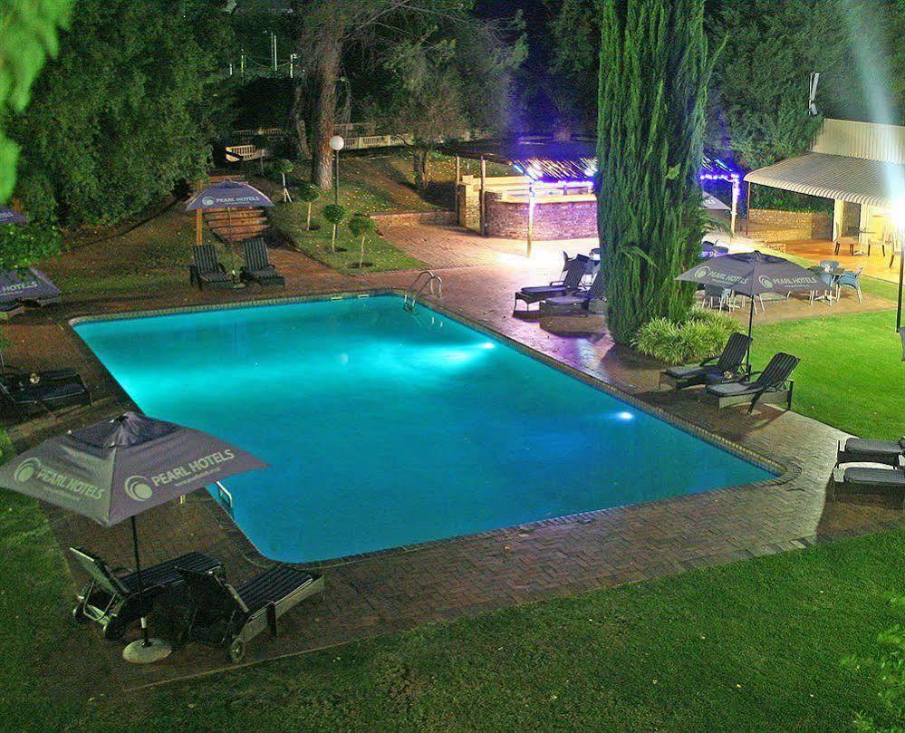 Oudtshoorn Inn Hotel Exterior photo